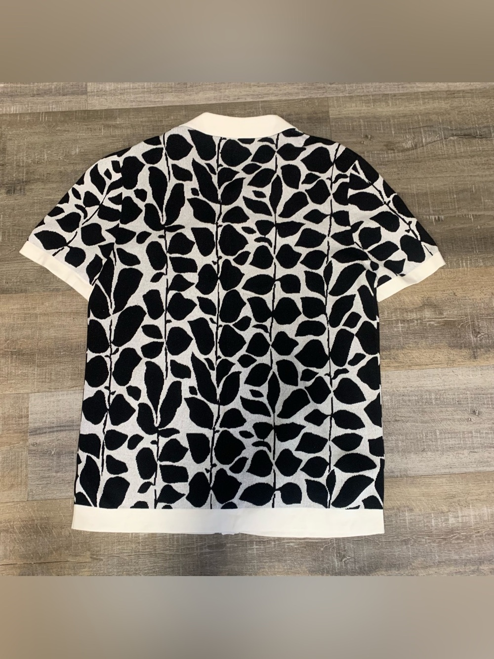 Express Short Sleeve Sweater Knit Camp Collar Leaf Print Button Up Shirt Medium - Picture 3 of 3